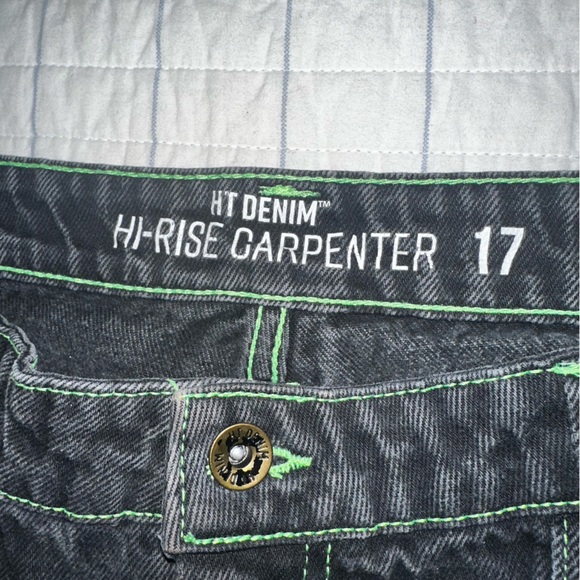 Hot Topic Denim High Rise Carpenter Size 17 Black with Green stitching - Picture 8 of 9